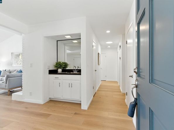 1725 Spyglass Ln, Moraga CA 94556