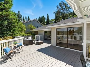 1725 Spyglass Ln, Moraga CA 94556