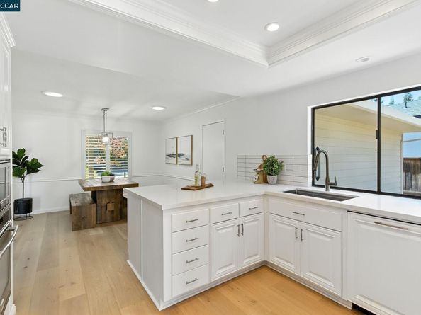 1725 Spyglass Ln, Moraga CA 94556