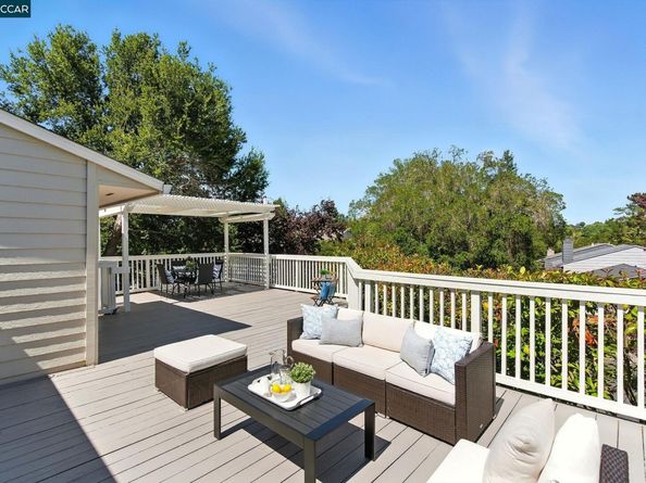 1725 Spyglass Ln, Moraga CA 94556