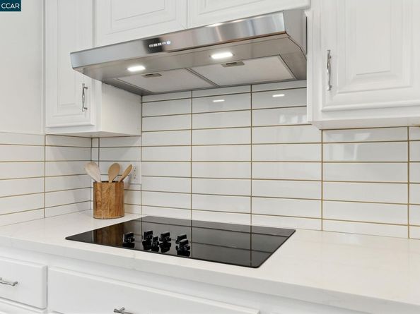 1725 Spyglass Ln, Moraga CA 94556