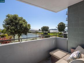 555 Pierce St 209, Albany CA 94706
