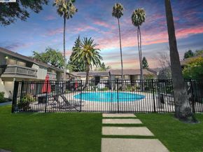 1241 Homestead Ave 206, Walnut Creek CA 94598