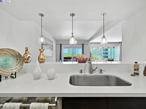 456 Mariners Island Blvd 318, San Mateo CA 94404