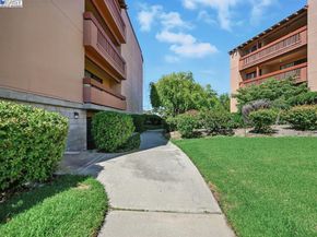 456 Mariners Island Blvd 318, San Mateo CA 94404