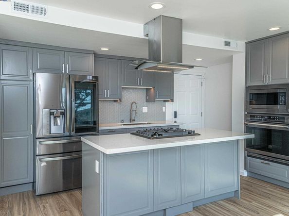 532 Heathcliff Dr, Pacifica CA 94044
