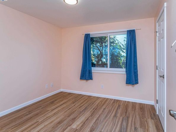 532 Heathcliff Dr, Pacifica CA 94044