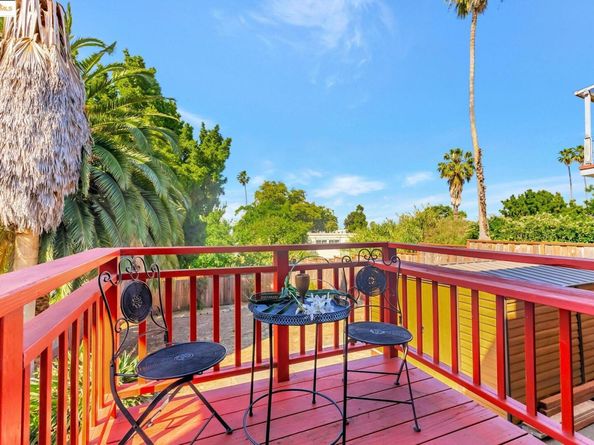 6941 Outlook Ave, Oakland CA 94605