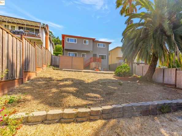 6941 Outlook Ave, Oakland CA 94605