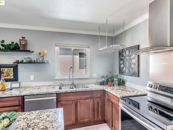 6941 Outlook Ave, Oakland CA 94605