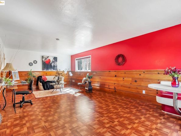 6941 Outlook Ave, Oakland CA 94605