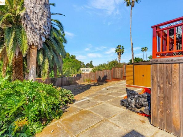 6941 Outlook Ave, Oakland CA 94605