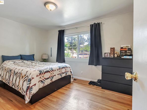 2050 Donald Dr, Moraga CA 94556