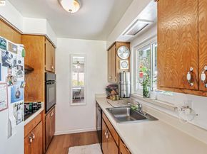 2050 Donald Dr, Moraga CA 94556