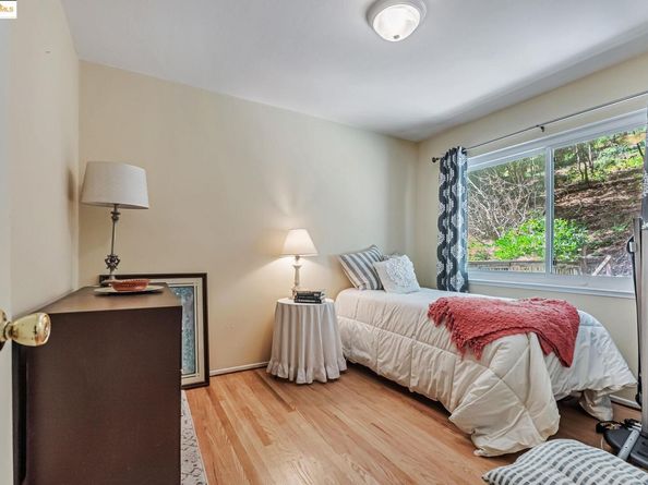 2050 Donald Dr, Moraga CA 94556