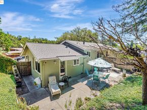 2050 Donald Dr, Moraga CA 94556