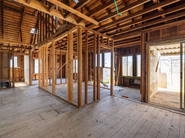 7541 Outlook Ave, Oakland CA 94605