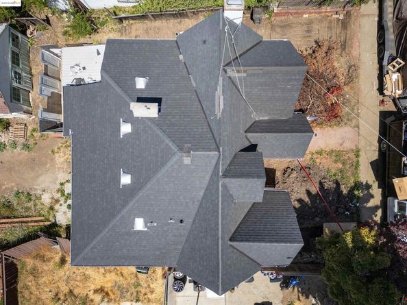 7541 Outlook Ave, Oakland CA 94605