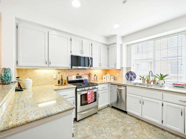 1586 Tucker St 52, Oakland CA 94603