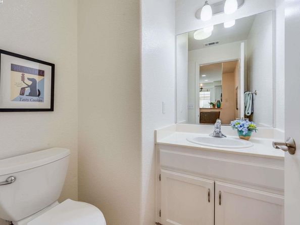 1586 Tucker St 52, Oakland CA 94603
