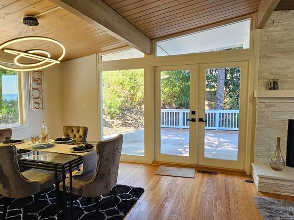 7030 Snake Rd, Oakland CA 94611