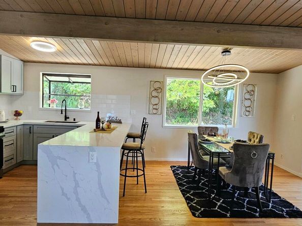 7030 Snake Rd, Oakland CA 94611