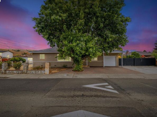 32306 Ithaca St, Hayward CA 94544