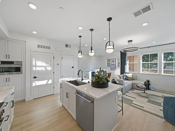 4898 Las Positas Road, Livermore CA 94551