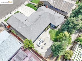 789 E Angela St, Pleasanton CA 94566