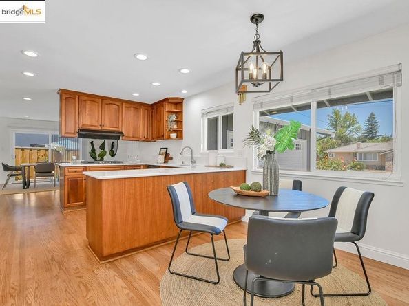 789 E Angela St, Pleasanton CA 94566