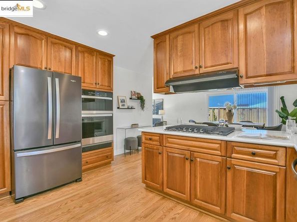 789 E Angela St, Pleasanton CA 94566