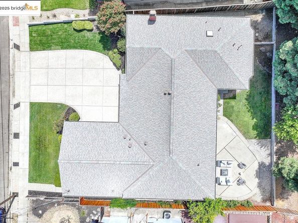 789 E Angela St, Pleasanton CA 94566