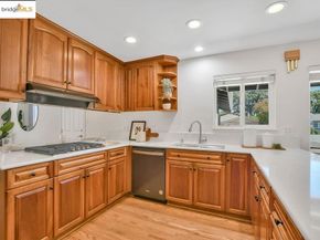 789 E Angela St, Pleasanton CA 94566