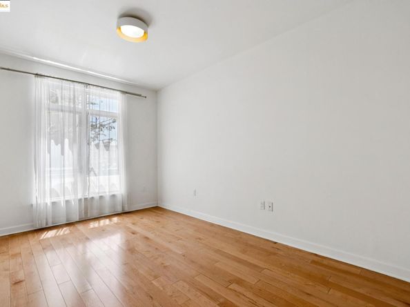 423 7th Street 115, Oakland CA 94607