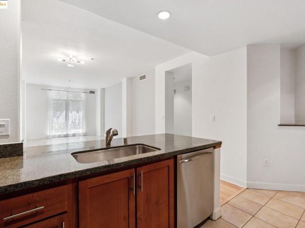 423 7th Street 115, Oakland CA 94607
