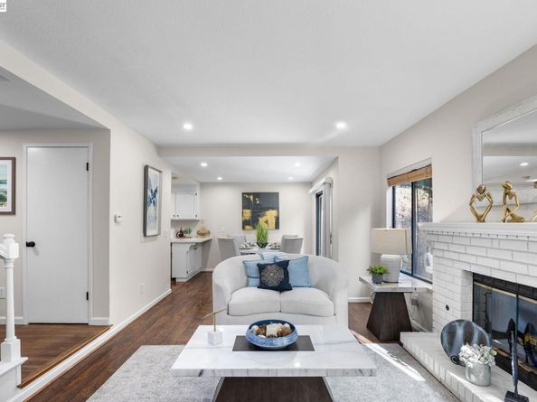 18 Gazania Ter, Fremont CA 94536