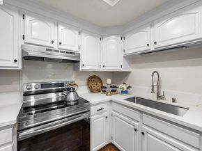 18 Gazania Ter, Fremont CA 94536