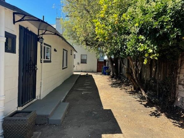 3920 Clarke Street, Oakland CA 94609