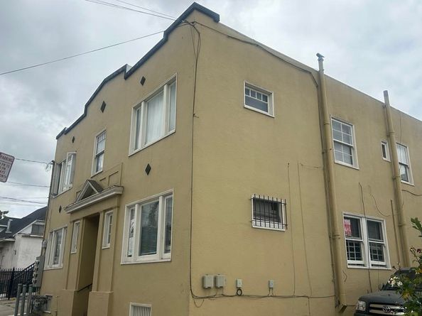675 Brockhurst St, Oakland CA 94609