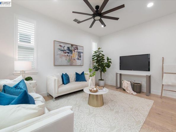 4026 Chalk Hill Way, Dublin CA 94568