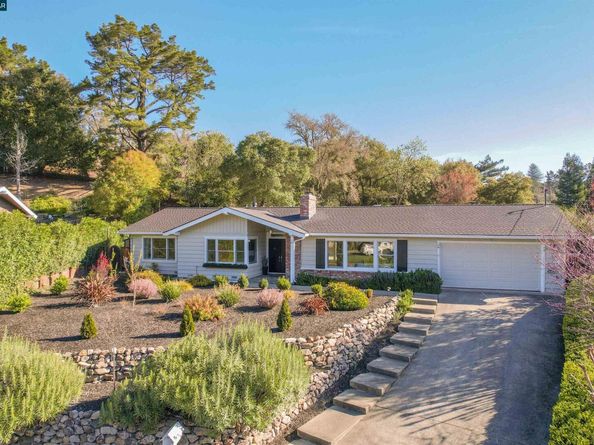 15 Aspinwall Ct, Orinda CA 94563