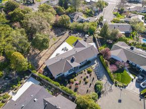 15 Aspinwall Ct, Orinda CA 94563
