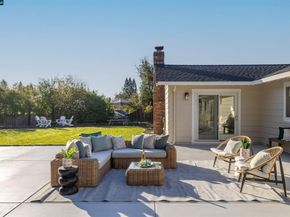 15 Aspinwall Ct, Orinda CA 94563