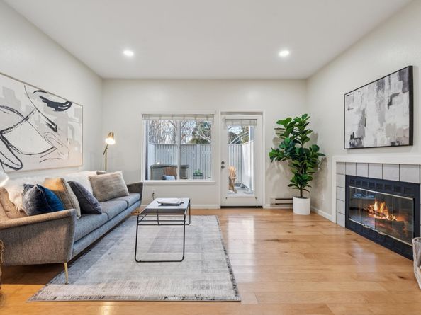 59 Marina Lakes Dr, Richmond CA 94804