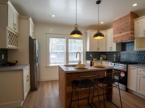 3708 Lyon Ave, Oakland CA 94601