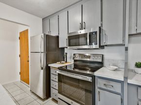 955 Shorepoint Ct 216, Alameda CA 94501