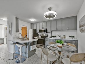 955 Shorepoint Ct 216, Alameda CA 94501