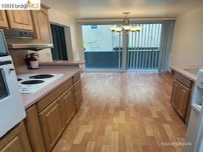 398 Adams St 204, Oakland CA 94610