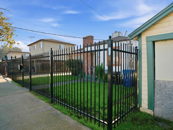2314 84th ave, Oakland CA 94605