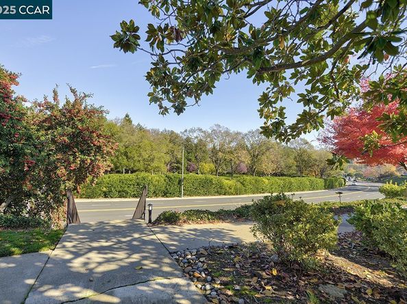 1315 Golden Rain Rd 2, Walnut Creek CA 94595